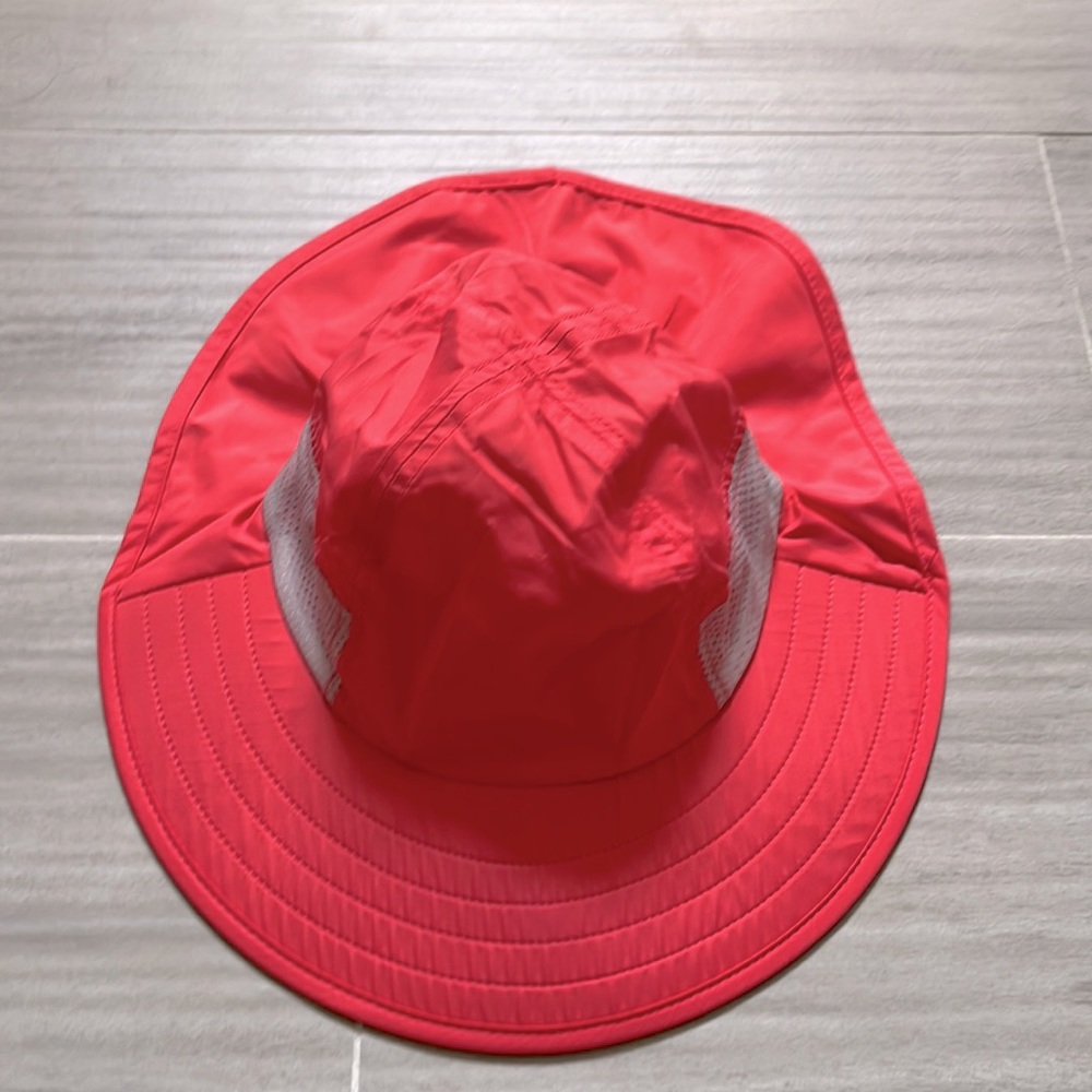 Coral kids beach hat ☀️